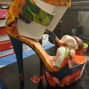 Eye Candy Judith 25 size 7 (BRAND NEW NEVER WORN)